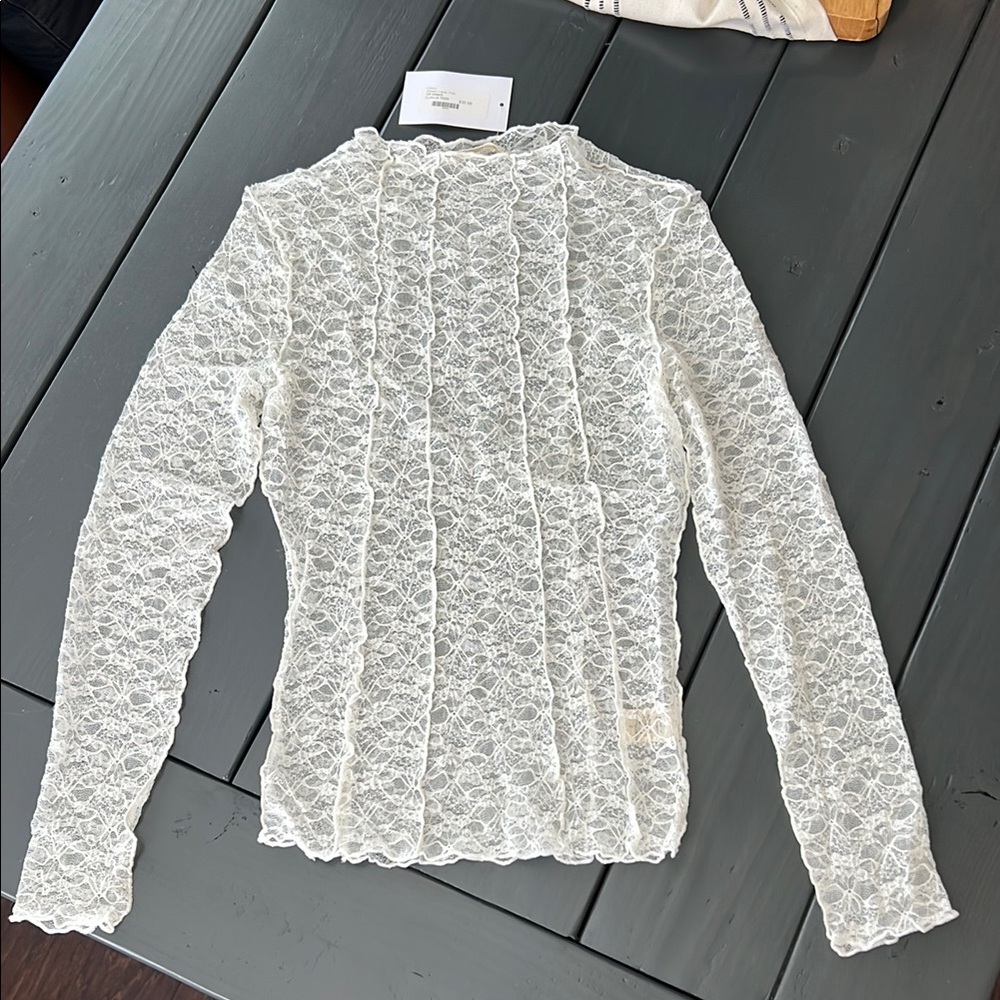 NWT Illa Illa Sheer Lace Top